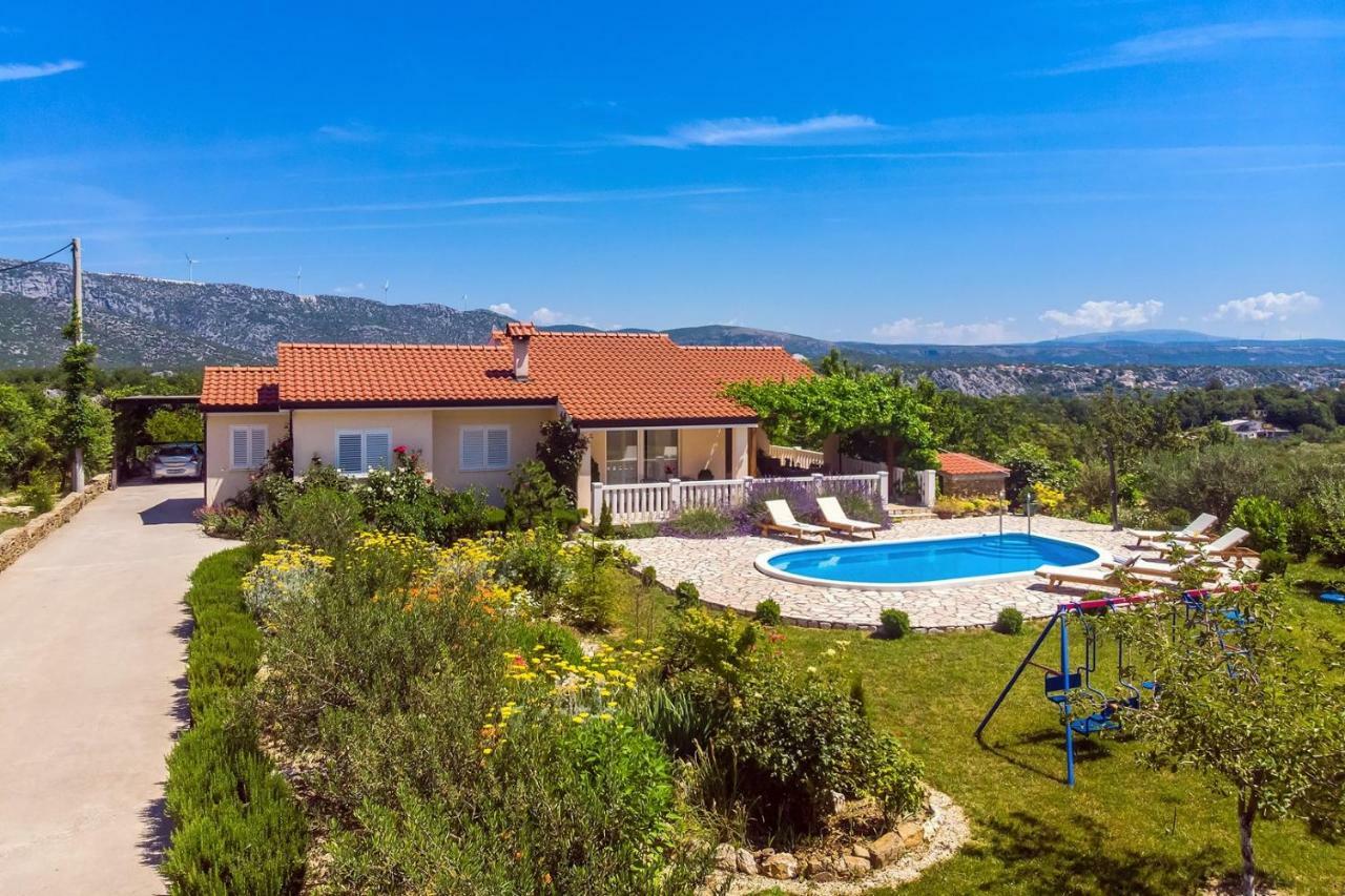 VILLA ANA - 3 bedroom villa with private pool&unspoiled natural environment Kučiće Extérieur photo