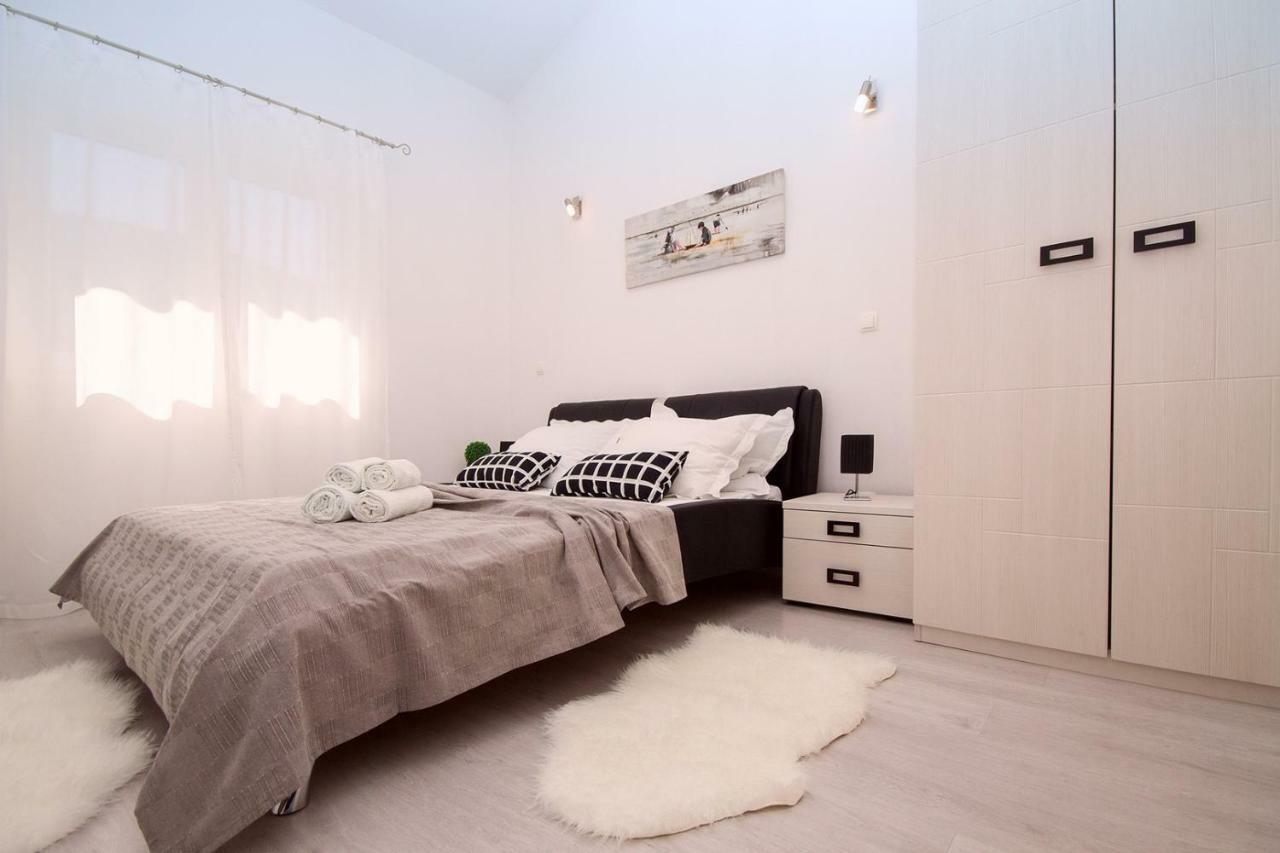 VILLA ANA - 3 bedroom villa with private pool&unspoiled natural environment Kučiće Extérieur photo